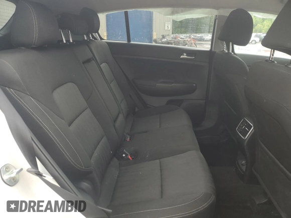2020 Kia Sportage LX z VIN KNDPMCAC8L7761710, wystawiony jako Copart lot #58187945 z przebiegiem 46 937 mil mil oraz Szkoda całkowita • Salvage title. Historia ofert i sprzedaży dostępna na DreamBid. Obrazek 11.