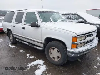 1996 Chevrolet Suburban with VIN 1GNFK16R3TJ339311, listed as a IAAI auction lot 41262690 with 200,605 mi miles and . Bid and sale history available at DreamBid. Image 1.