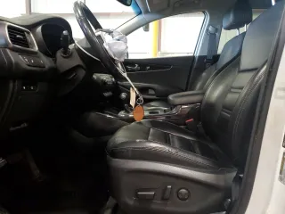 2018 Kia Sorento EX with VIN 5XYPHDA55JG395071, listed as a Copart auction lot 60261115 with 43,505 mi miles and Salvage title. Bid and sale history available at DreamBid. Image 7.