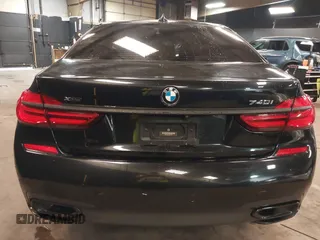 2018 BMW 7 Series 740i xDrive z VIN WBA7E4C51JGV24133, wystawiony jako IAAI lot #42253139 z przebiegiem 77 370 mil mil oraz . Historia ofert i sprzedaży dostępna na DreamBid. Obrazek 16.