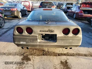 1986 Chevrolet Corvette z VIN 1G1YY0786G5105915, wystawiony jako Copart lot #88309815 z przebiegiem 87 655 mil mil oraz Czysty tytuł • Clean title. Historia ofert i sprzedaży dostępna na DreamBid. Obrazek 6.