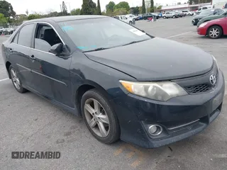 2014 Toyota Camry L z VIN 4T1BF1FK5EU776769, wystawiony jako IAAI lot #41856883 z przebiegiem 168 242 mil mil oraz . Historia ofert i sprzedaży dostępna na DreamBid. Obrazek 1.