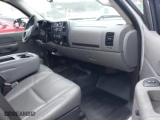 2007 Chevrolet Silverado 1500 LT w/1LT with VIN 2GCEC13C971658729, listed as a IAAI auction lot 41511701 with 132,555 mi miles. Bid and sale history available at carsss.com. Image 5.