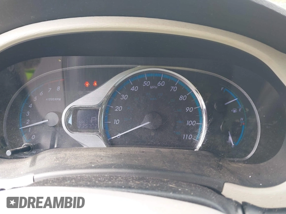 2011 Toyota Sienna XLE with VIN 5TDDK3DC3BS029395, listed as a IAAI auction lot 41715459 with 235,772 mi miles. Bid and sale history available at carsss.com. Image 7.