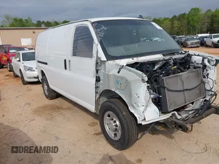 2019 Chevrolet Express Cargo z VIN 1GCWGAFG1K1328332, wystawiony jako IAAI lot #42007130 z przebiegiem 169 472 mil mil oraz . Historia ofert i sprzedaży dostępna na DreamBid. Obrazek 1.