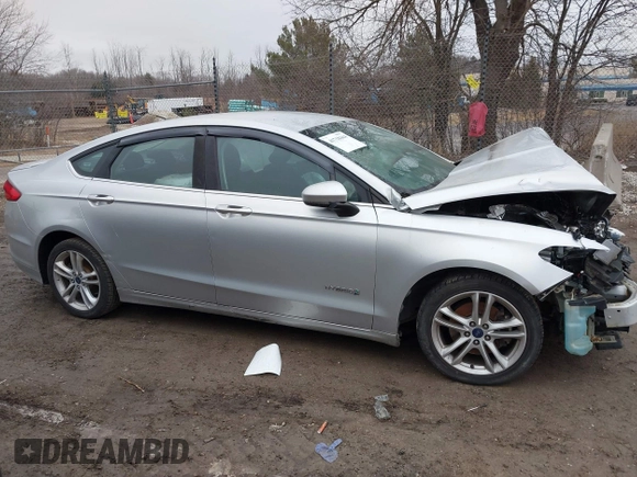 2018 Ford Fusion SE z VIN 3FA6P0LU3JR141401, wystawiony jako IAAI lot #41718444 z przebiegiem Nie podano mil oraz . Historia ofert i sprzedaży dostępna na DreamBid. Obrazek 14.