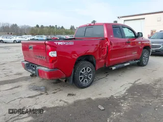 2017 Toyota Tundra SR z VIN 5TFUY5F14HX666949, wystawiony jako IAAI lot #41685402 z przebiegiem 108 628 mil mil oraz . Historia ofert i sprzedaży dostępna na DreamBid. Obrazek 4.