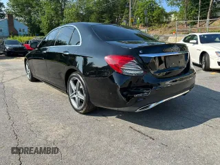 2019 Mercedes-Benz E 300 with VIN WDDZF4KB0KA511559, listed as a Copart auction lot 60793575 with 66,347 mi miles and Clean title. Bid and sale history available at DreamBid. Image 2.