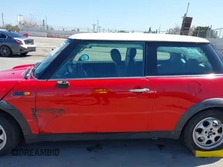 2004 MINI Hardtop with VIN WMWRC33484TC55840, listed as a IAAI auction lot 42088687 with 135,353 mi miles and . Bid and sale history available at DreamBid. Image 14.