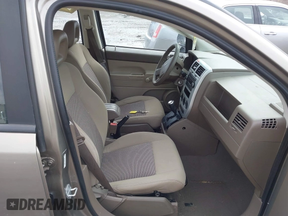 2008 Jeep Compass Sport with VIN 1J8FF47W08D728845, listed as a IAAI auction lot 41673205 with 70,333 mi miles. Bid and sale history available at carsss.com. Image 5.
