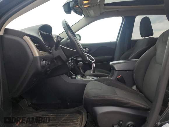 2016 Jeep Cherokee Latitude with VIN 1C4PJMCB8GW117946, listed as a Copart auction lot 50617765 with 135,859 mi miles and Salvage Title. Bid and sale history available at DreamBid. Image 7.