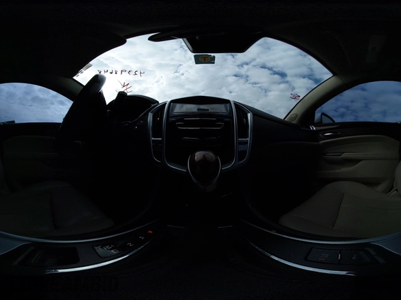 2013 Cadillac SRX Performance Collection z VIN 3GYFNDE38DS542736, wystawiony jako IAAI lot #42398648 z przebiegiem 266 059 mil mil oraz . Historia ofert i sprzedaży dostępna na DreamBid. Obrazek 18.