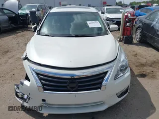 2014 Nissan Altima 2.5 S with VIN 1N4AL3AP5EC170567, listed as a IAAI auction lot 42011327 with 211,747 mi miles. Bid and sale history available at carsss.com. Image 11.