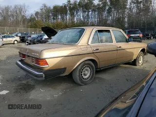 1983 Mercedes-Benz 300 D with VIN WDBAB33A1DB032601, listed as a Copart auction lot 82419003 with 330,483 mi miles and Non Repairable. Bid and sale history available at carsss.com. Image 3.