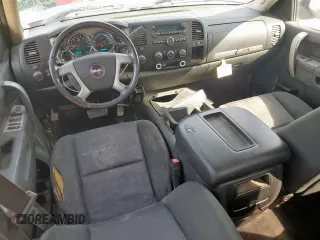 2010 GMC Sierra 1500 with VIN 1GTSKVEA4AZ241610, listed as a Copart auction lot 45301635 with 244,815 mi miles and Salvage Title. Bid and sale history available at DreamBid. Image 8.