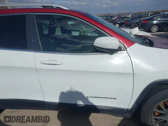 2016 Jeep Cherokee Latitude with VIN 1C4PJLCB5GW274831, listed as a IAAI auction lot 41726186 with 1 mi miles. Bid and sale history available at carsss.com. Image 14.