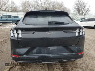 2024 Ford Mustang Mach-E Premium z VIN 3FMTK3SU3RMA04185, wystawiony jako Copart lot #46945065 z przebiegiem 18 781 mil mil oraz Szkoda całkowita • Salvage title. Historia ofert i sprzedaży dostępna na DreamBid. Obrazek 6.