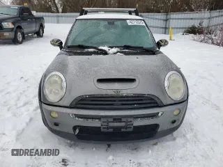 2006 MINI Hardtop S z VIN WMWRE33556TN29417, wystawiony jako Copart lot #42712575 z przebiegiem 265 492 mil mil oraz Czysty tytuł • Clean title. Historia ofert i sprzedaży dostępna na DreamBid. Obrazek 5.