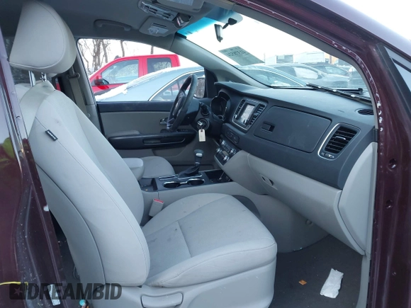 2020 Kia Sedona LX with VIN KNDMB5C18L6617371, listed as a IAAI auction lot 41378524 with 59,092 mi miles. Bid and sale history available at carsss.com. Image 5.