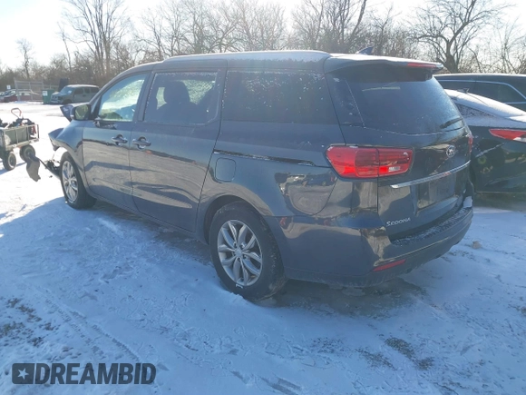2020 Kia Sedona EX with VIN KNDMB5C11L6642600, listed as a IAAI auction lot 41332168 with 83,302 mi miles. Bid and sale history available at carsss.com. Image 3.