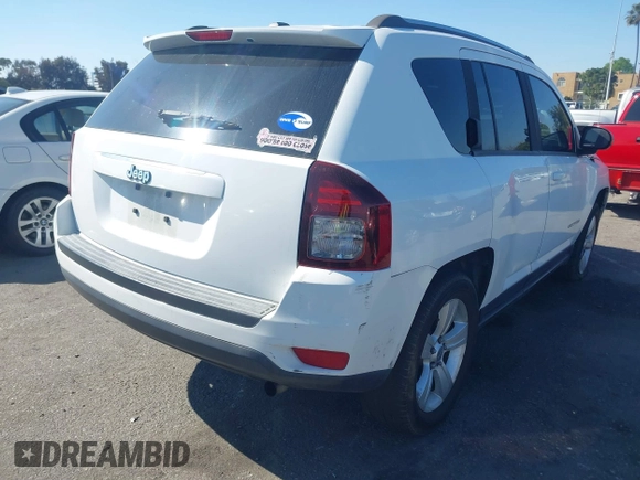 2015 Jeep Compass Sport with VIN 1C4NJCBB0FD122085, listed as a IAAI auction lot 41599772 with 98,155 mi miles. Bid and sale history available at carsss.com. Image 4.