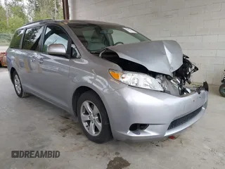 2017 Toyota Sienna LE Auto Access Seat с VIN 5TDKZ3DC4HS828226, выставлен на аукционе IAAI как лот 42283563 с пробегом 19 725 миль миль и . История ставок и продаж доступна на DreamBid. Изображение 1.
