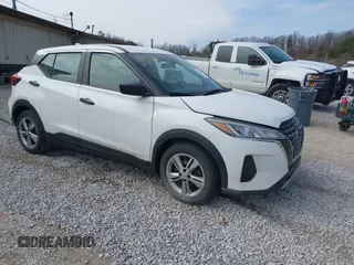 2022 Nissan Kicks S with VIN 3N1CP5BV3NL521872, listed as a IAAI auction lot 41693544 with 1 mi miles. Bid and sale history available at carsss.com. Image 1.