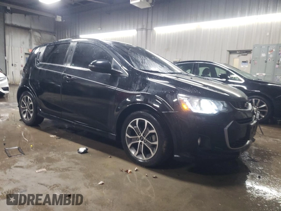 2018 Chevrolet Sonic LT z VIN 1G1JD6SB8J4139628, wystawiony jako Copart lot #84888984 z przebiegiem 81 790 mil mil oraz Szkoda całkowita • Salvage title. Historia ofert i sprzedaży dostępna na DreamBid. Obrazek 4.