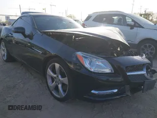2013 Mercedes-Benz SLK-Class SLK 350 with VIN WDDPK5HA6DF054060, listed as a IAAI auction lot 41797807 with 84,877 mi miles. Bid and sale history available at carsss.com. Image 1.
