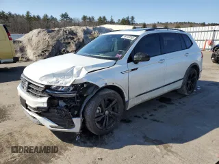2024 Volkswagen Tiguan SE R-Line Black z VIN 3VV8B7AX0RM210689, wystawiony jako Copart lot #49149285 z przebiegiem 2 116 mil mil oraz Szkoda całkowita • Salvage title. Historia ofert i sprzedaży dostępna na DreamBid. Obrazek 1.