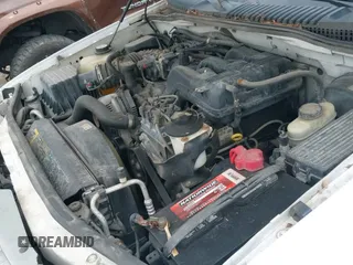 2004 Ford Explorer XLT z VIN 1FMZU73K44UC29003, wystawiony jako IAAI lot #42015285 z przebiegiem 135 095 mil mil oraz . Historia ofert i sprzedaży dostępna na DreamBid. Obrazek 19.