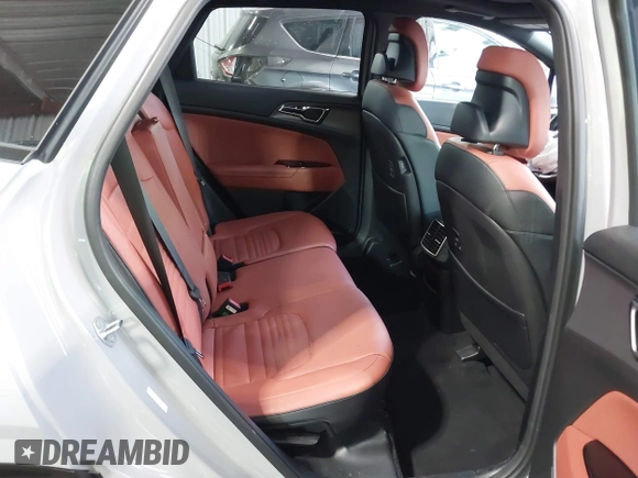 2024 Kia Sportage SX-Prestige z VIN 5XYK53DF2RG180390, wystawiony jako IAAI lot #42205645 z przebiegiem 9 330 mil mil oraz . Historia ofert i sprzedaży dostępna na DreamBid. Obrazek 8.