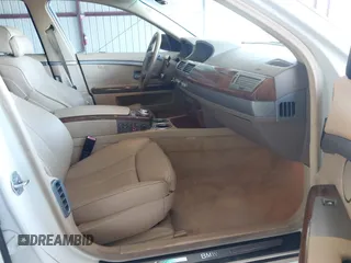 2007 BMW 7 Series 750Li z VIN WBAHN835X7DT74304, wystawiony jako IAAI lot #42594751 z przebiegiem 139 021 mil mil oraz . Historia ofert i sprzedaży dostępna na DreamBid. Obrazek 5.