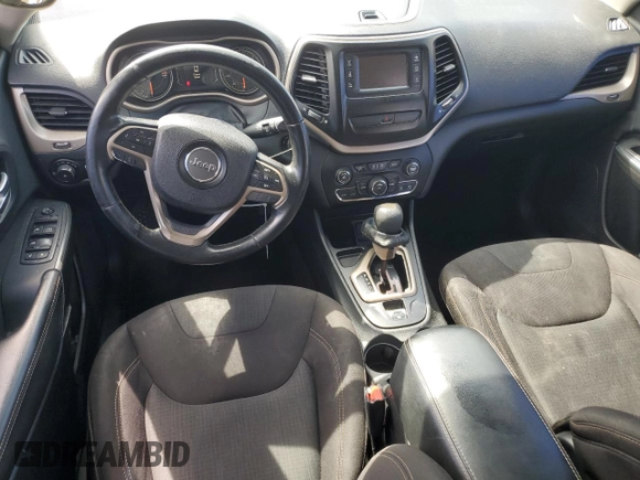 2016 Jeep Cherokee Latitude with VIN 1C4PJLCS7GW247355, listed as a Copart auction lot 63222185 with 190,831 mi miles and Salvage title. Bid and sale history available at DreamBid. Image 8.