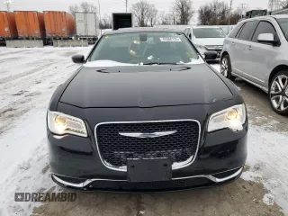 2017 Chrysler 300 Limited z VIN 2C3CCARG5HH538912, wystawiony jako Copart lot #45566125 z przebiegiem 124 761 mil mil oraz Szkoda całkowita • Salvage title. Historia ofert i sprzedaży dostępna na DreamBid. Obrazek 5.