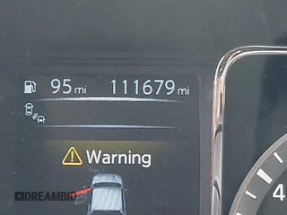 2017 Nissan Titan Platinum Reserve z VIN 1N6AA1E56HN522395, wystawiony jako IAAI lot #42333517 z przebiegiem 111 679 mil mil oraz . Historia ofert i sprzedaży dostępna na DreamBid. Obrazek 15.