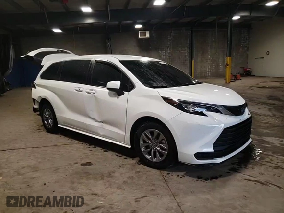2024 Toyota Sienna LE with VIN 5TDKSKFC8RS111034, listed as a Copart auction lot 73759094 with 0 mi miles and Salvage Title. Bid and sale history available at carsss.com. Image 14.