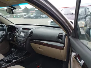 2015 Kia Sorento LX with VIN 5XYKTDA64FG612232, listed as a IAAI auction lot 41894549 with 145,748 mi miles. Bid and sale history available at carsss.com. Image 5.