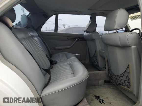 1988 Mercedes-Benz 300 with VIN WDBCA25D0JA371896, listed as a Copart auction lot 76421944 with 119,520 mi miles and Clean Title. Bid and sale history available at DreamBid. Image 10.