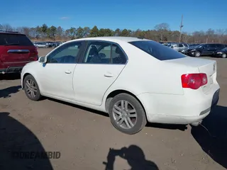 2007 Volkswagen Jetta 2.5L с VIN 3VWDG71K57M157811, выставлен на аукционе IAAI как лот 41693030 с пробегом 93 444 миль миль и . История ставок и продаж доступна на DreamBid. Изображение 14.