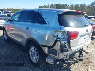 2020 Kia Sorento LX with VIN 5XYPG4A33LG664852, listed as a IAAI auction lot 41739019 with 110,424 mi miles. Bid and sale history available at carsss.com. Image 3.