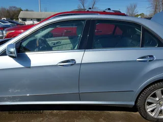 2013 Mercedes-Benz E-Class E 350 Luxury with VIN WDDHF8JB5DA673534, listed as a IAAI auction lot 41699534 with 120,173 mi miles. Bid and sale history available at carsss.com. Image 14.
