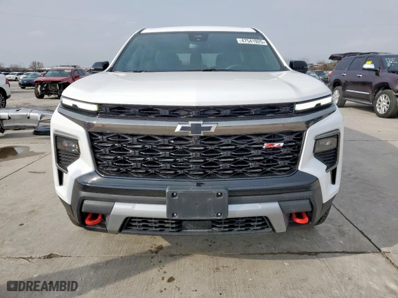 2024 Chevrolet Traverse AWD Z71 with VIN 1GNEVJKS1RJ141542, listed as a Copart auction lot 47541925 with 7,582 mi miles and Salvage Title. Bid and sale history available at carsss.com. Image 5.