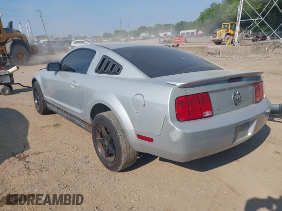 2007 Ford Mustang Deluxe with VIN 1ZVFT80N275312486, listed as a IAAI auction lot 42441764 with 172,095 mi miles and . Bid and sale history available at DreamBid. Image 3.