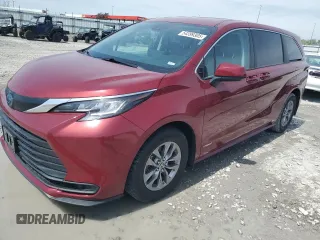 2021 Toyota Sienna LE z VIN 5TDKRKEC4MS009378, wystawiony jako Copart lot #54399305 z przebiegiem 61 816 mil mil oraz Szkoda całkowita • Salvage title. Historia ofert i sprzedaży dostępna na DreamBid. Obrazek 1.