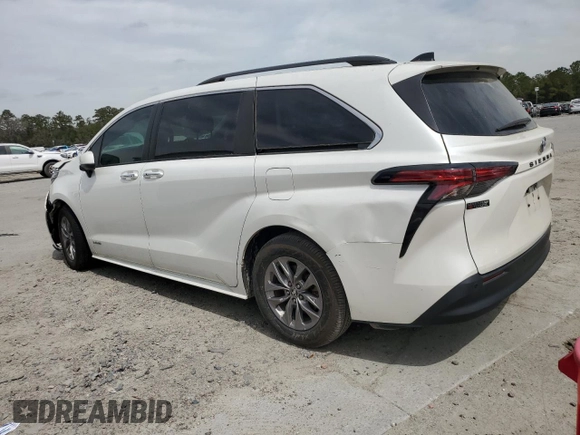 2021 Toyota Sienna XLE with VIN 5TDYRKEC9MS055993, listed as a Copart auction lot 49035865 with 52,257 mi miles and Salvage Title. Bid and sale history available at carsss.com. Image 2.