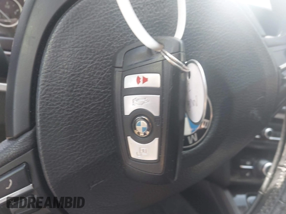 2012 BMW 5 Series 535i xDrive z VIN WBAFU7C58CDU63402, wystawiony jako IAAI lot #42317701 z przebiegiem 118 060 mil mil oraz . Historia ofert i sprzedaży dostępna na DreamBid. Obrazek 11.