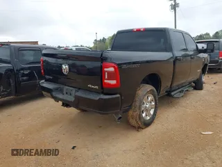 2024 Ram 2500 Big Horn с VIN 3C6UR5DL5RG197515, выставлен на аукционе IAAI как лот 41951224 с пробегом 14 995 миль миль и . История ставок и продаж доступна на DreamBid. Изображение 4.