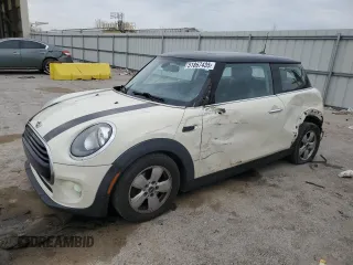 2016 MINI Hardtop with VIN WMWXP5C58G2D14976, listed as a Copart auction lot 51867435 with 161,153 mi miles and Salvage Title. Bid and sale history available at DreamBid. Image 1.