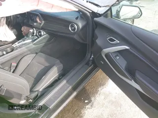 2021 Chevrolet Camaro 1LT z VIN 1G1FB1RS0M0139221, wystawiony jako IAAI lot #41402149 z przebiegiem 34 832 mil mil oraz . Historia ofert i sprzedaży dostępna na DreamBid. Obrazek 5.